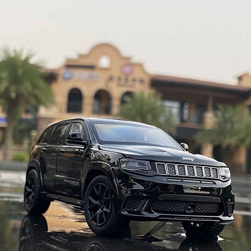 

Модель внедорожника JEEPS Grand Cherokee SUV из сплава в масштабе 1:32, амортизатор рулевого управления, игрушечный автомобиль со звуком и светом, подар...