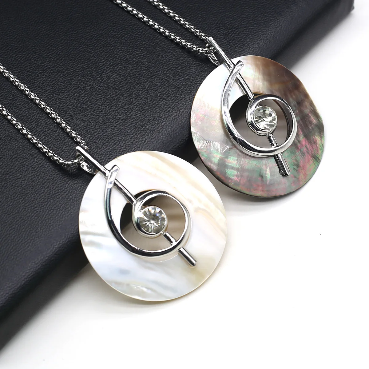 

Natural Mother of Pearl Shell Pendant Necklace Music Symbol Slice Shell High Quality for Women Necklace Jewelry Party Gifts