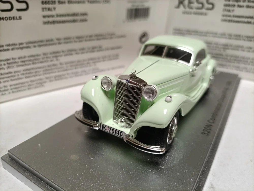 Модель автомобиля Kess в винтажном стиле масштаб 1:43 320N W142 1938