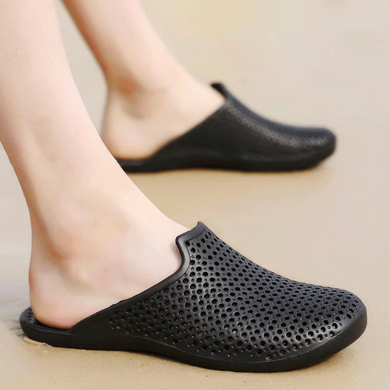

Summer Men Hole Hollow Sandals Outdoor Beach Wading Slippers for Men Garden Home Clogs Anti-Skid Flat Breathable Mules Footwear
