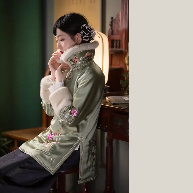 

2023 Winter Chinese Traditional Green Ingot Collar Long Sleeved Tang Suit Top Women Heavy Industry Cotton Thick Cheongsam Blouse