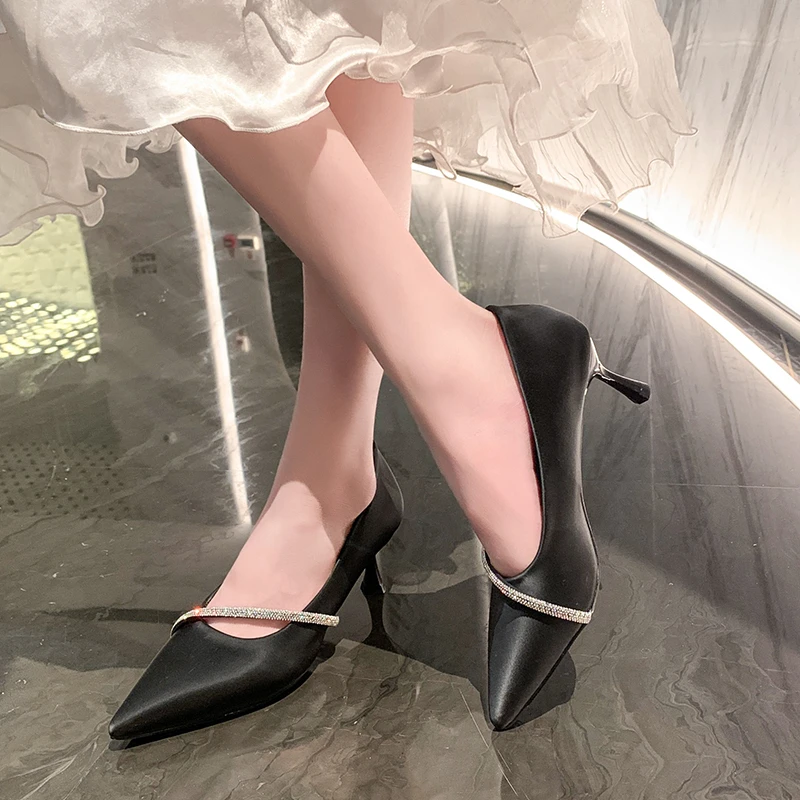 Женские туфли с косым ремешком One Word новые на высоком каблуке подходящие ко всему