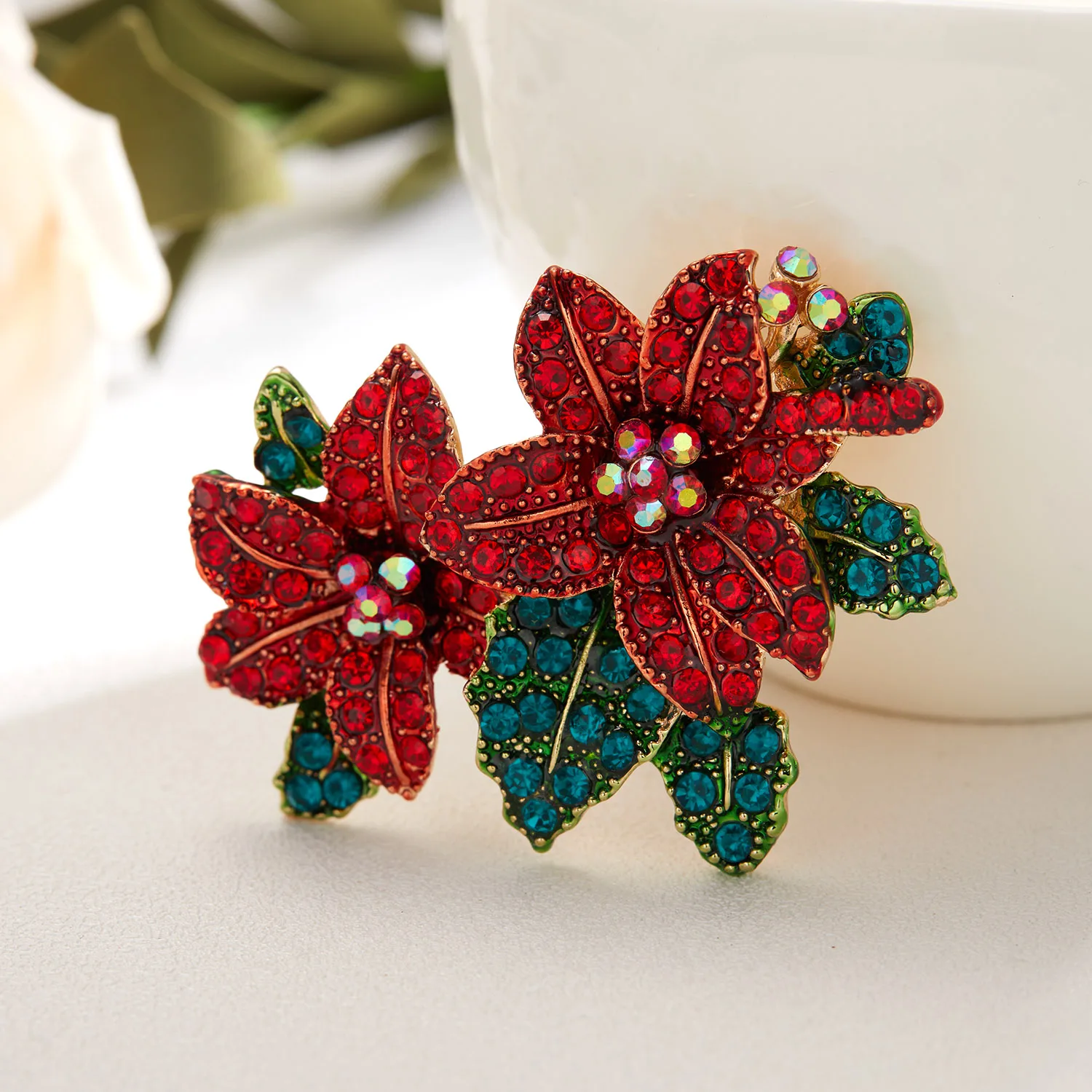 

Fashion Rhinestone Rose Tulip Red Flower Brooches Pins for Women Elegant Pearl Dress Sweater Wedding Jewelry Accessories Gift