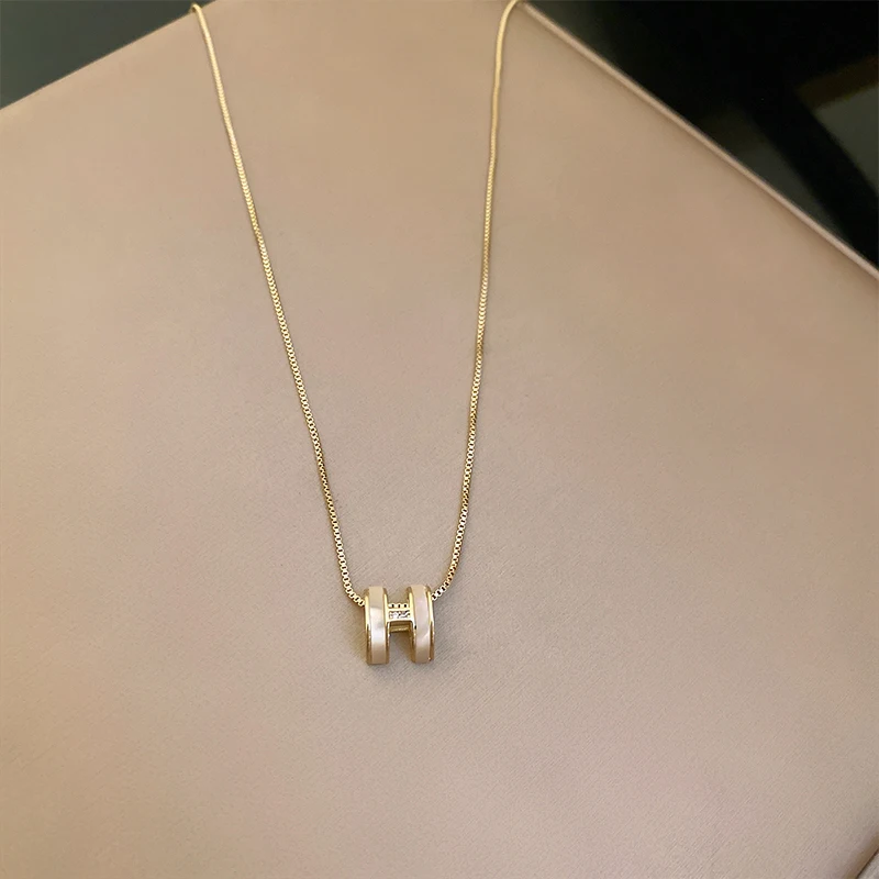 

Circle H Letter Pendant Necklaces for Women Gold Choker Statement Necklace Girls Jewelry