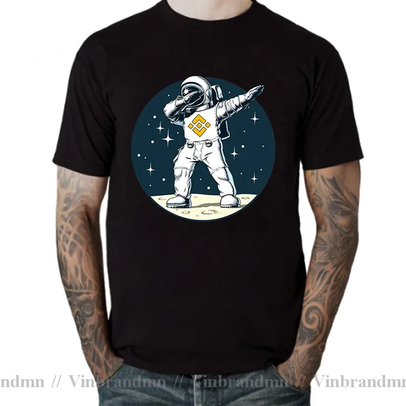 Binance BNB Криптовалюта Крипто-монета Диско-Мун Астронавт Hodler Dabbbing Space Man Футболка