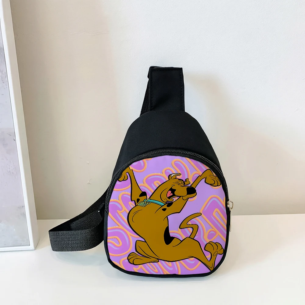 Фото Сумка-чехол Scooby Doo, миниатюрная, стильная, с изображением мультяшной собаки, для путешествий на открытом воздухе, портативная сумка через плечо, аниме-сумка с молнией для хранения телефона, подарок на день рождения. №4