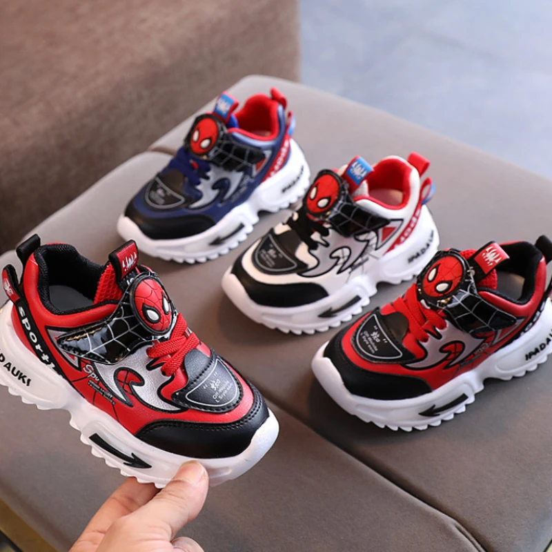 

Детские кроссовки для мальчиков, осенняя кожаная детская спортивная обувь с героями мультфильмов, Человек-паук, водонепроницаемая прогуло...