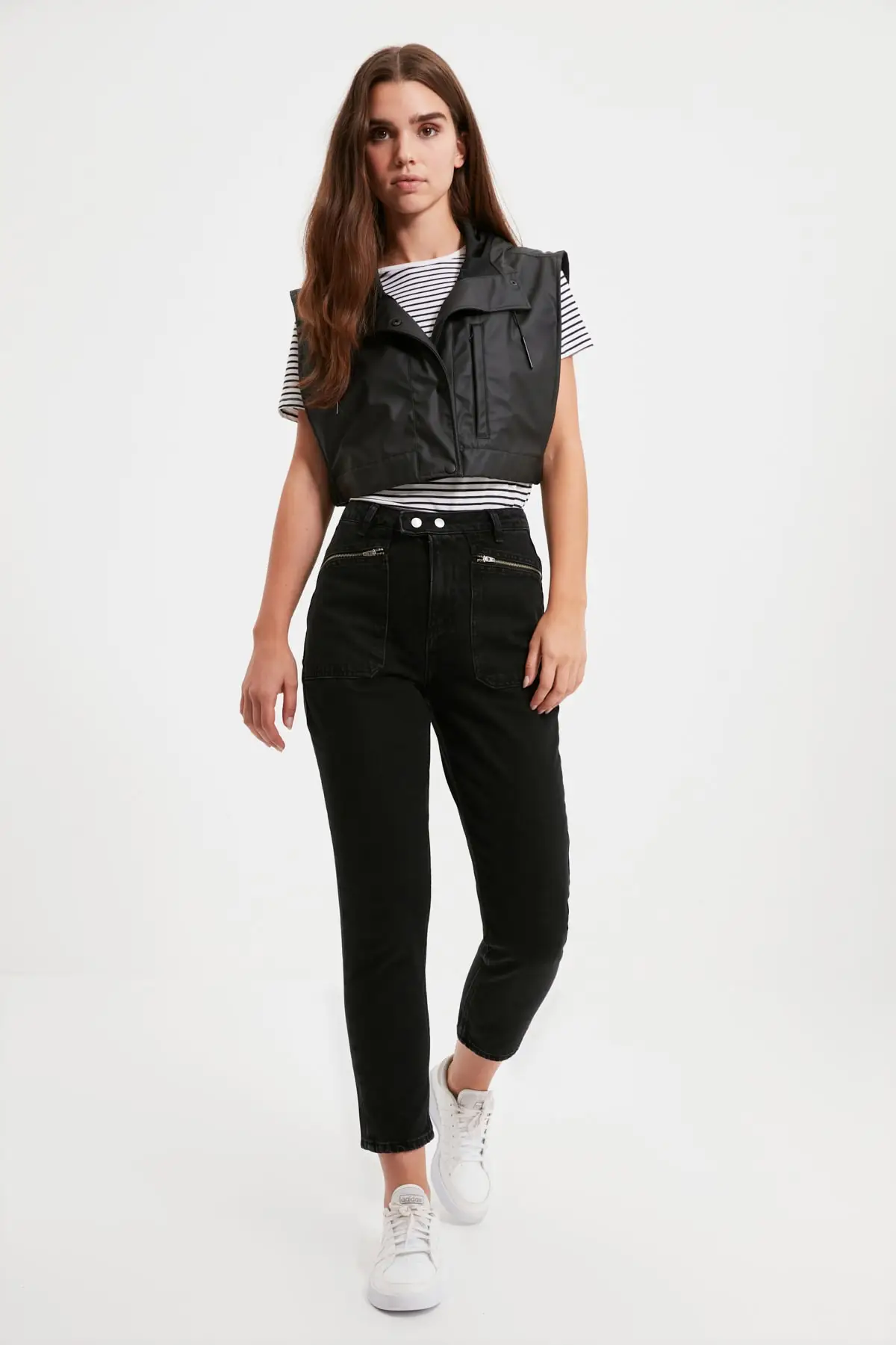 

Trendyol Pocket Detail High Bel Straight Jeans TWOAW22JE0672