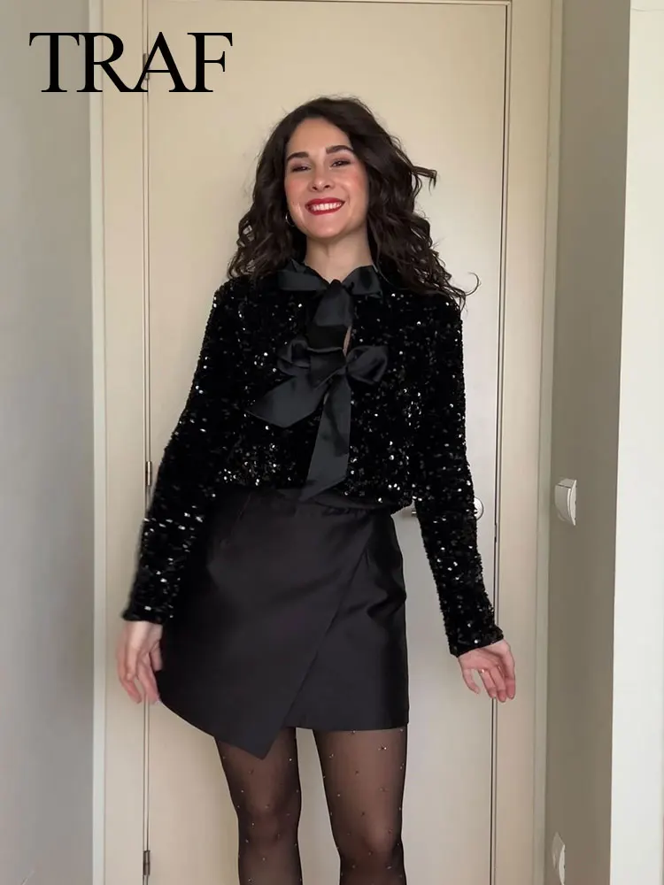 Блузка женская однотонная с длинным рукавом круглым вырезом и блестками