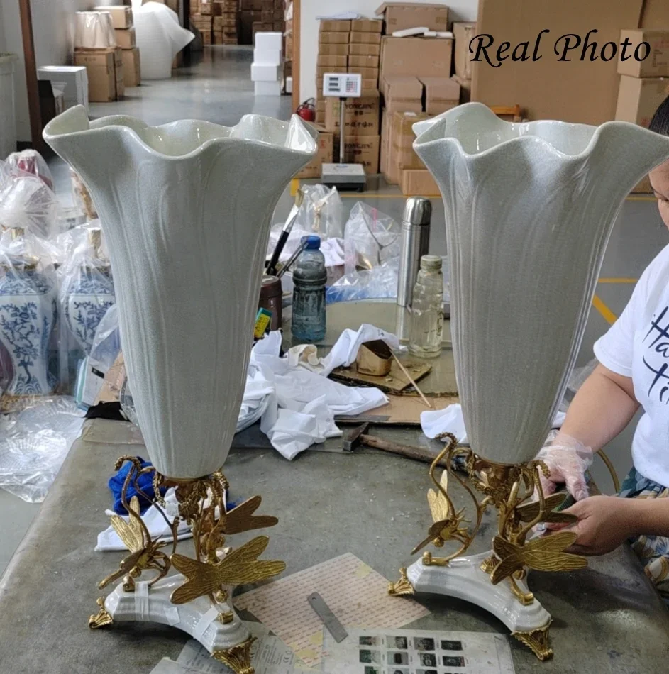 Европейская антикварная роскошная керамика с большой латунной вазой красивое