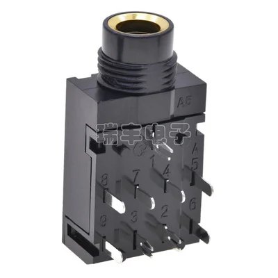 

Два разъема 6,5 мм