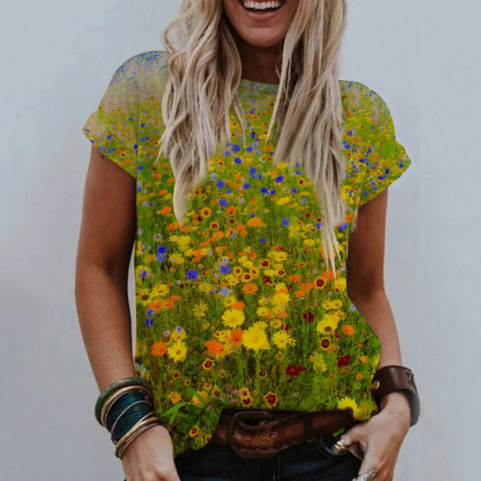 

Женские повседневные летние топы, футболка с коротким рукавом и круглым вырезом, свободная туника с цветочным принтом и разрезом сбоку, жен...