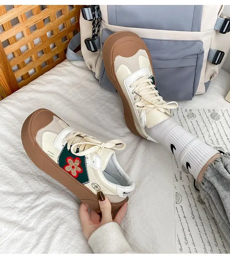 2022 Spring Floral Woman Vulcanize Shoes Embroidery Fashion Zapatillas Mujer Casual Patchwork Students Daily Wear Sneakers