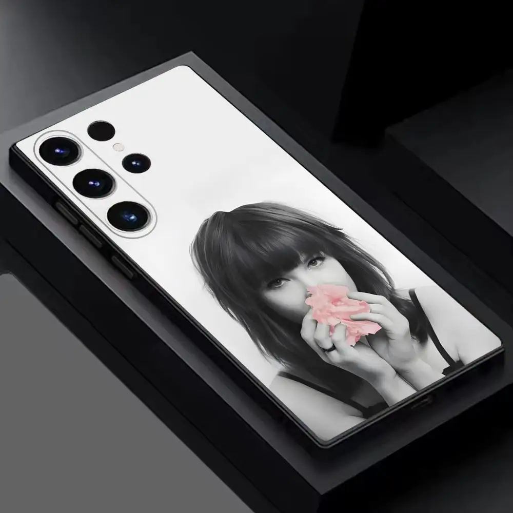 Фото Чехол для телефона с изображением певицы Carly Rae Jepsen, мягкий черный, для Samsung S25 S24 S23 S22 S21 S20 Plus Ultra Note20 №2
