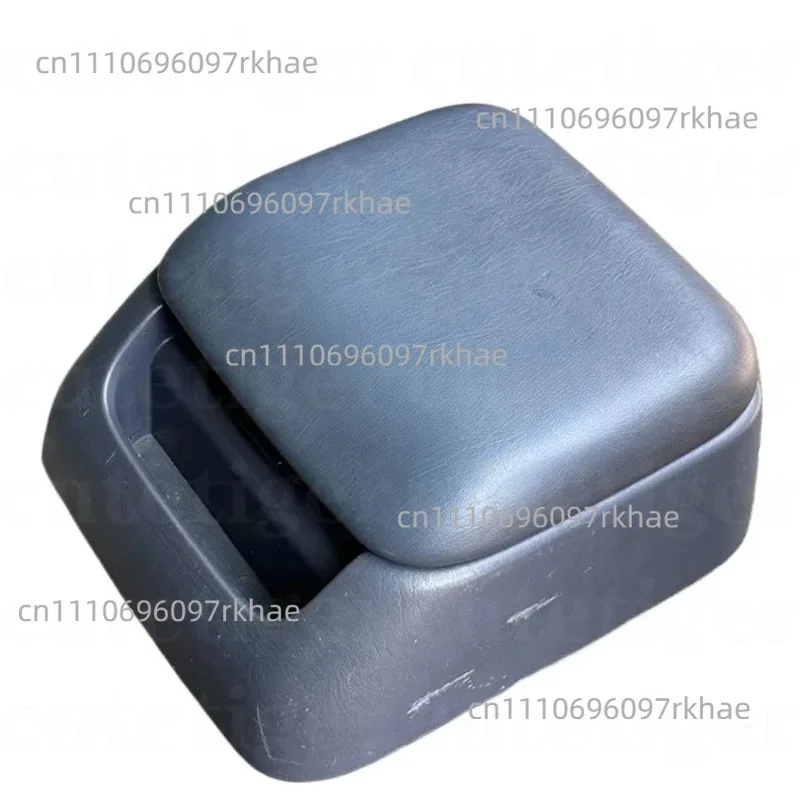 Фото Подходит для Toyota Overbearing 2700 3400 LC95, верхняя накладка подлокотника, высокая версия 96-02, демонтированные детали для автомобилей. №5
