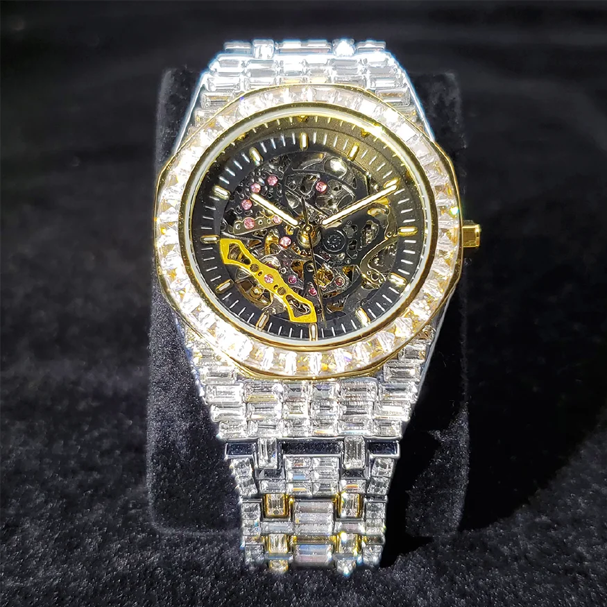 

Hip Hop New Top Brand Luxury Mens Watches Fully Iced Out Fashionable Baguette Moissanite Automatic Mechanical Gold Wristwatches