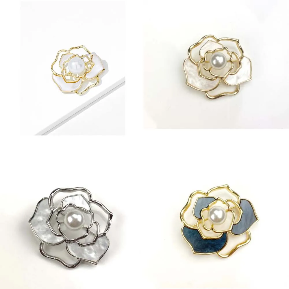 

Luxury Crystal camellia Brooch High-end Temperament Anti-failure Silk Scarf Buckle Waist Pin Women Men's Party Jewelry
