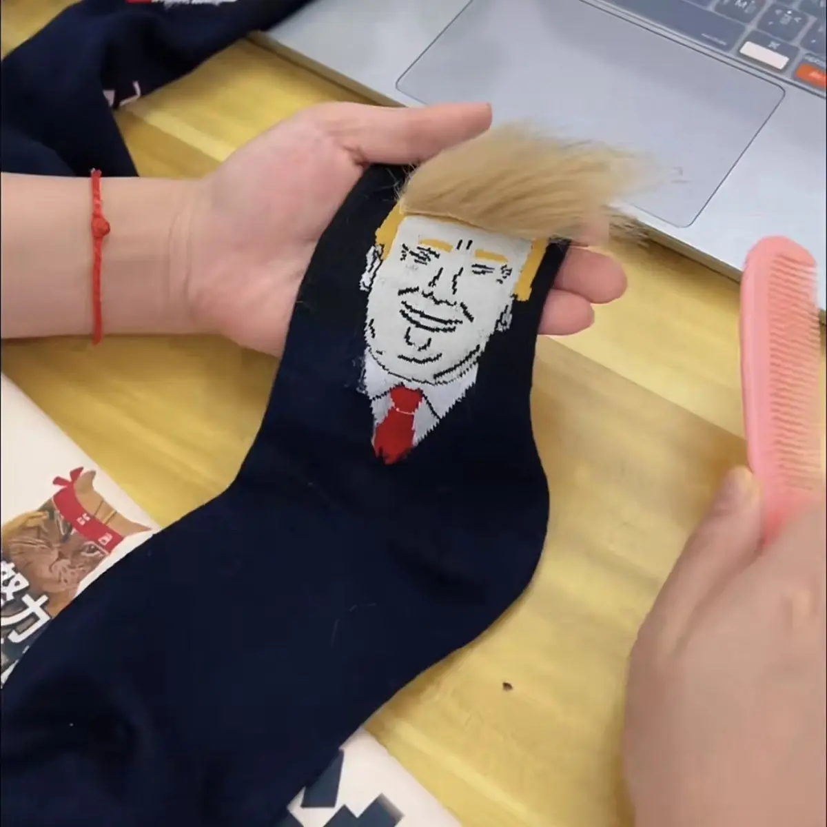 Бутафорские носки Trump