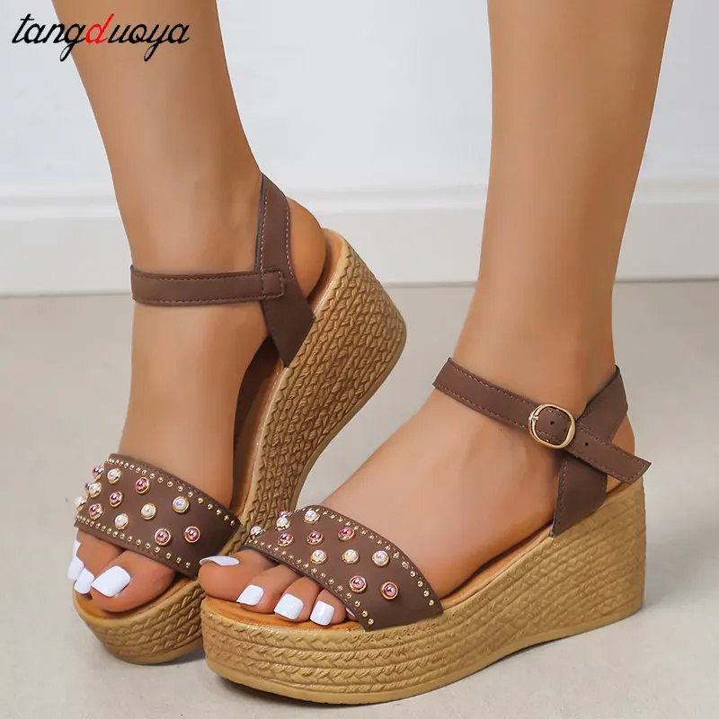 

Босоножки женские на танкетке, повседневные сандалии на нескользящей подошве, с открытым носком, элегантные туфли на резиновой подошве, с пряжкой, лето 2023