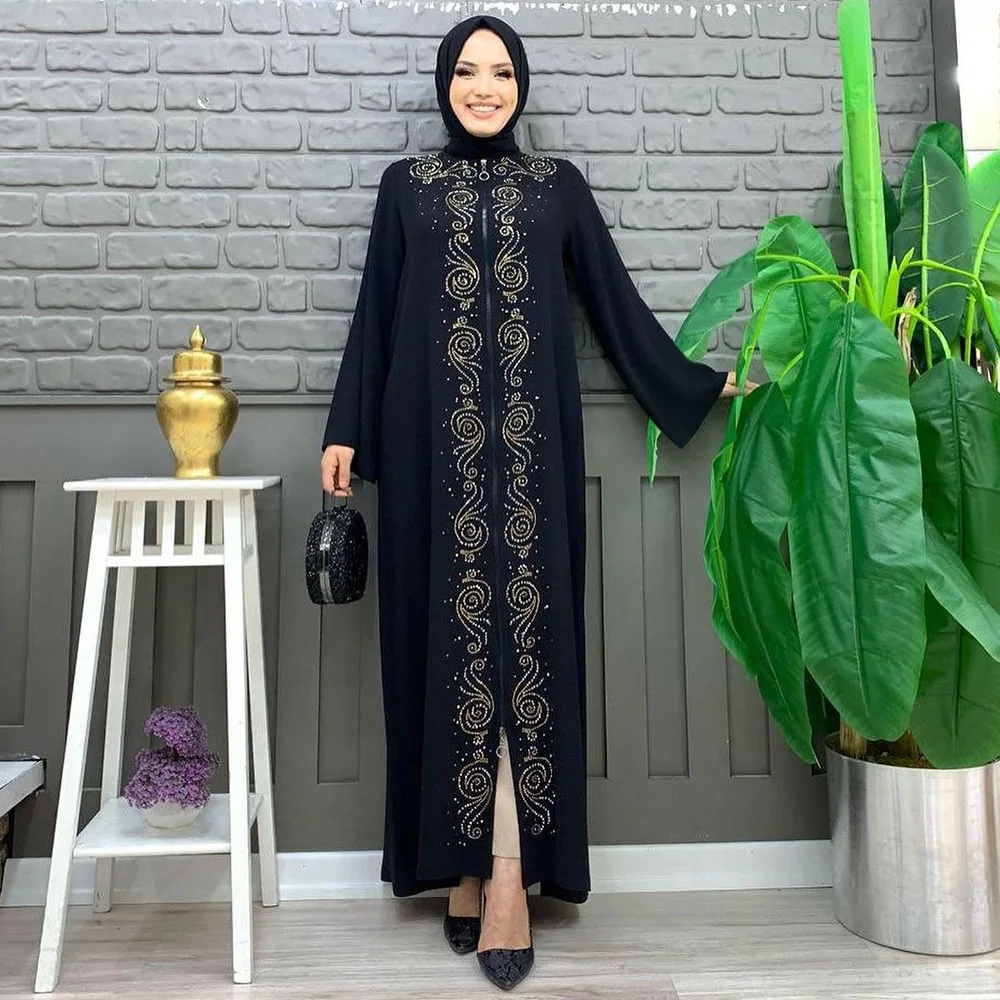 Длинное мусульманское платье на молнии с бриллиантами |