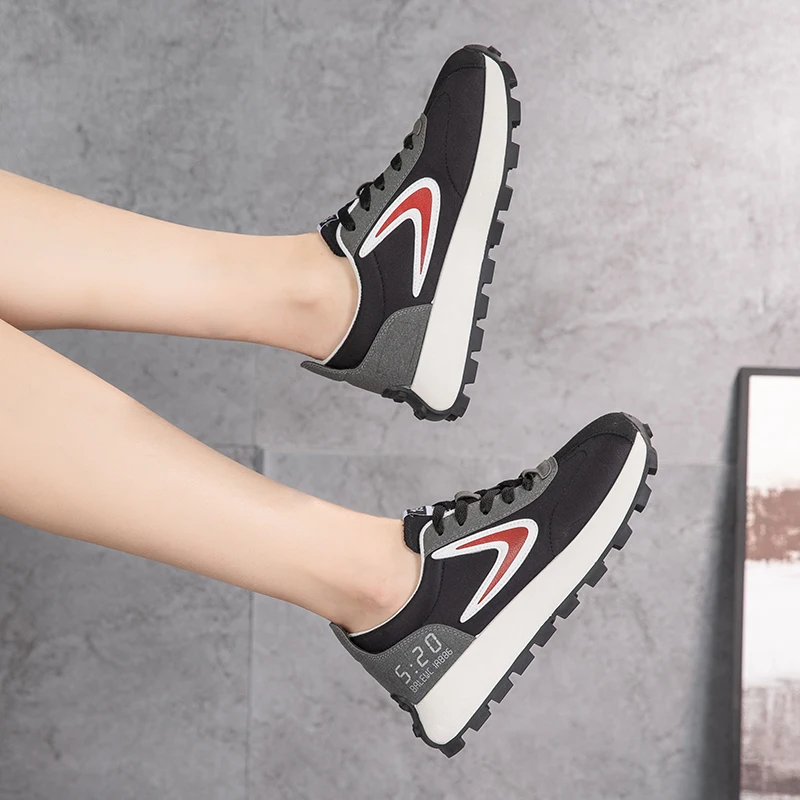 Women Spring Summer Golf Shoes Green Ladies Outdoor Sneakers for Golf Training Comfortable Grass Shoes Athletic Trainers 35-440