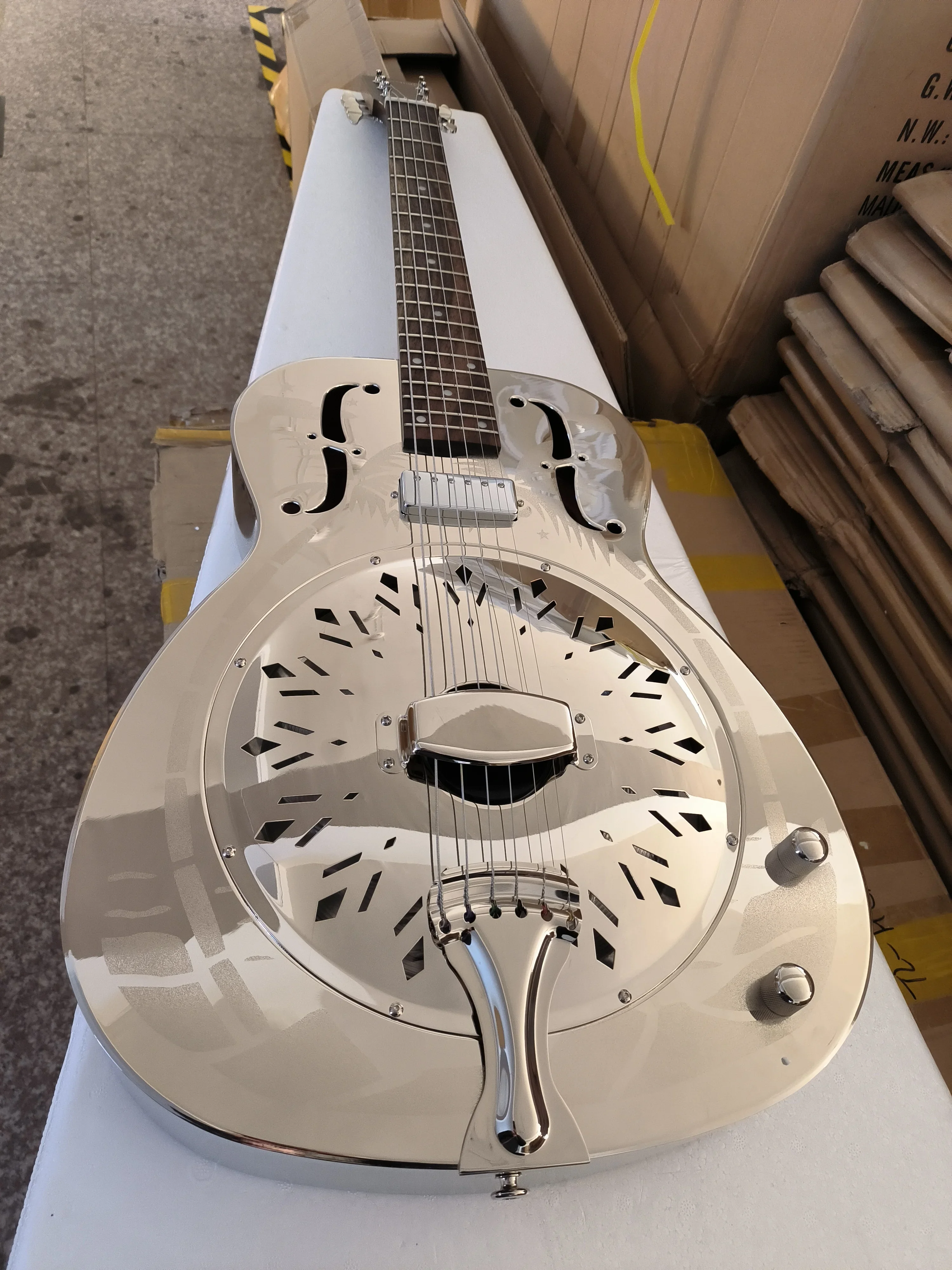 Резонаторная гитара Jonathan Metal Body