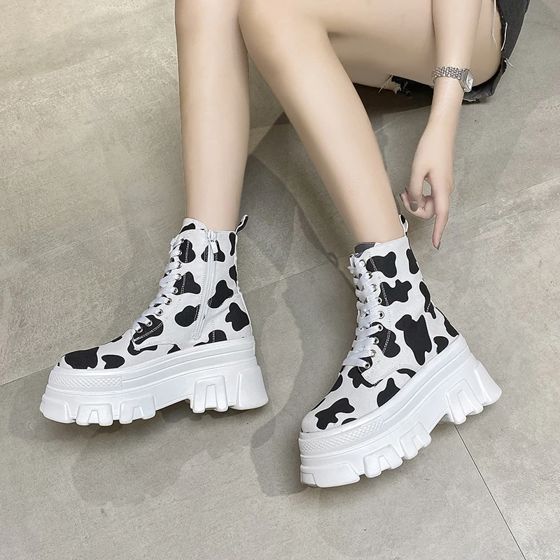 

2022 Winter New Leopard Print Ins High Top Short Boots Women Thick-soled Korean Fashion All-match Student Short Boots Women