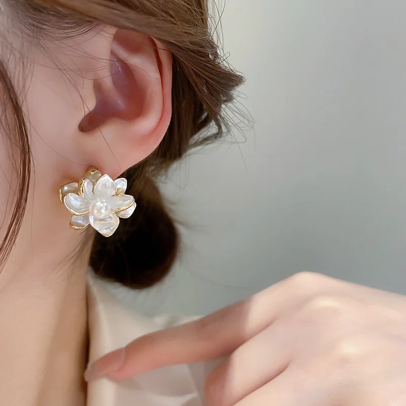 

New Magnolia Flower Imitation Pearl Earrings for Women Luxury Party Vacation To Attend The Reception Jewelry Girl Gift