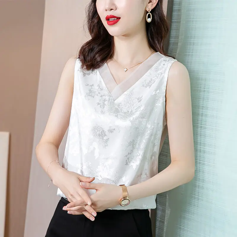 

2023 New Ladies Silk Camisole Print Satin Vest Summer Wild Pullover Tops Women Interior Out Wear V Neck Spring Thin Veste E161