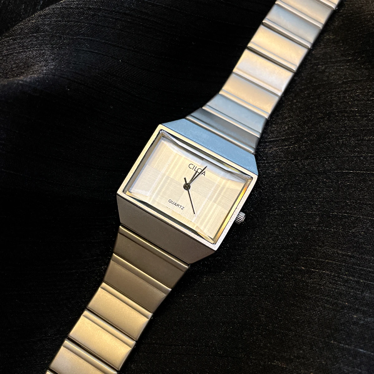 Новое поступление женские часы с сахарным кубиком маленькие и изысканные