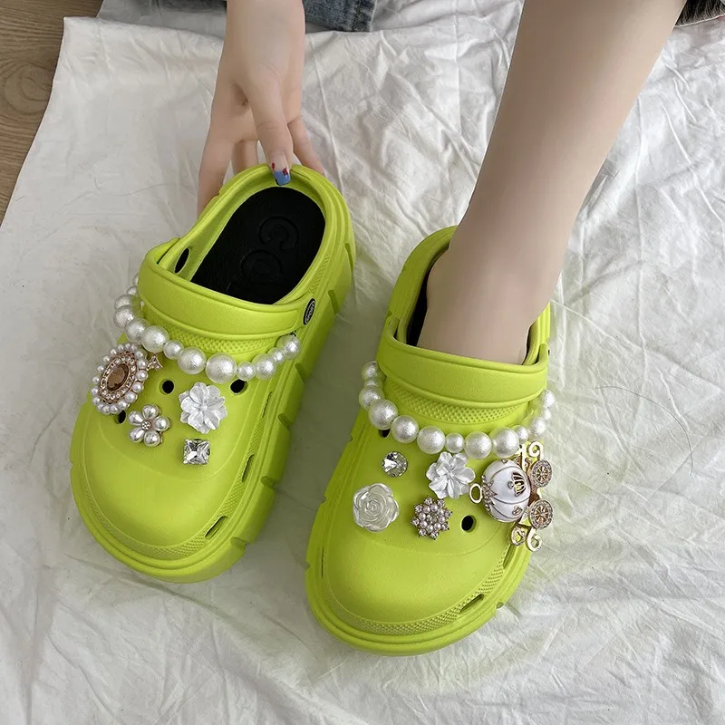 Mo Dou Fashion Charms Clog Shoes Outdoor Women Slippers Thick Sole High Quality Summer Sandals For Girls Street Shoes Non Slip