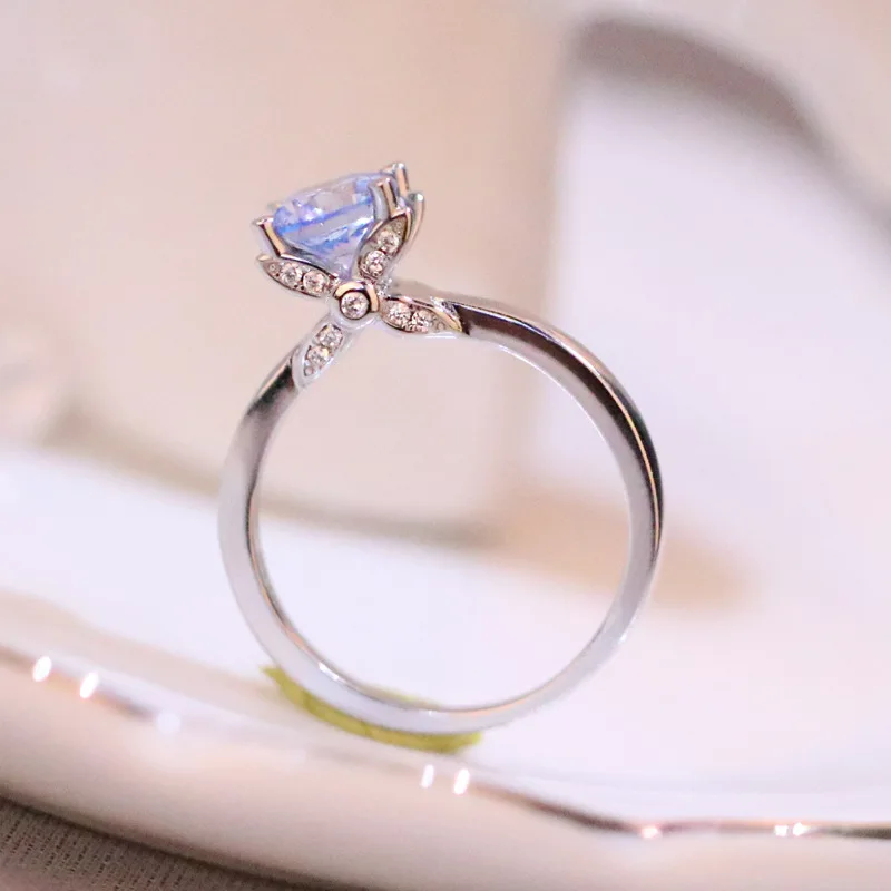 

Женское кольцо из серебра 925 пробы, 1,5 карат