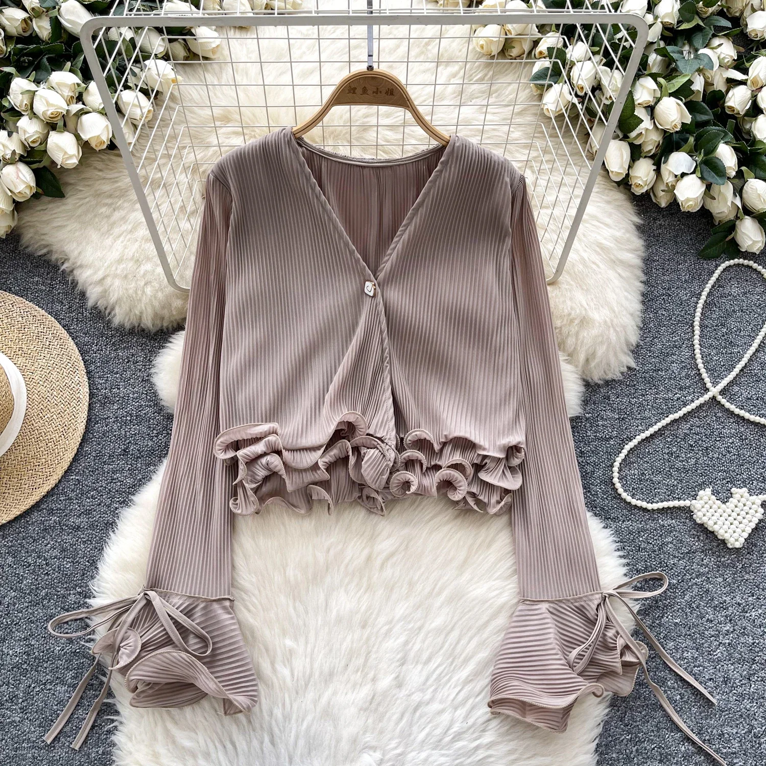 Базовый повседневный плиссированный бандаж с длинными расклешенными рукавами и