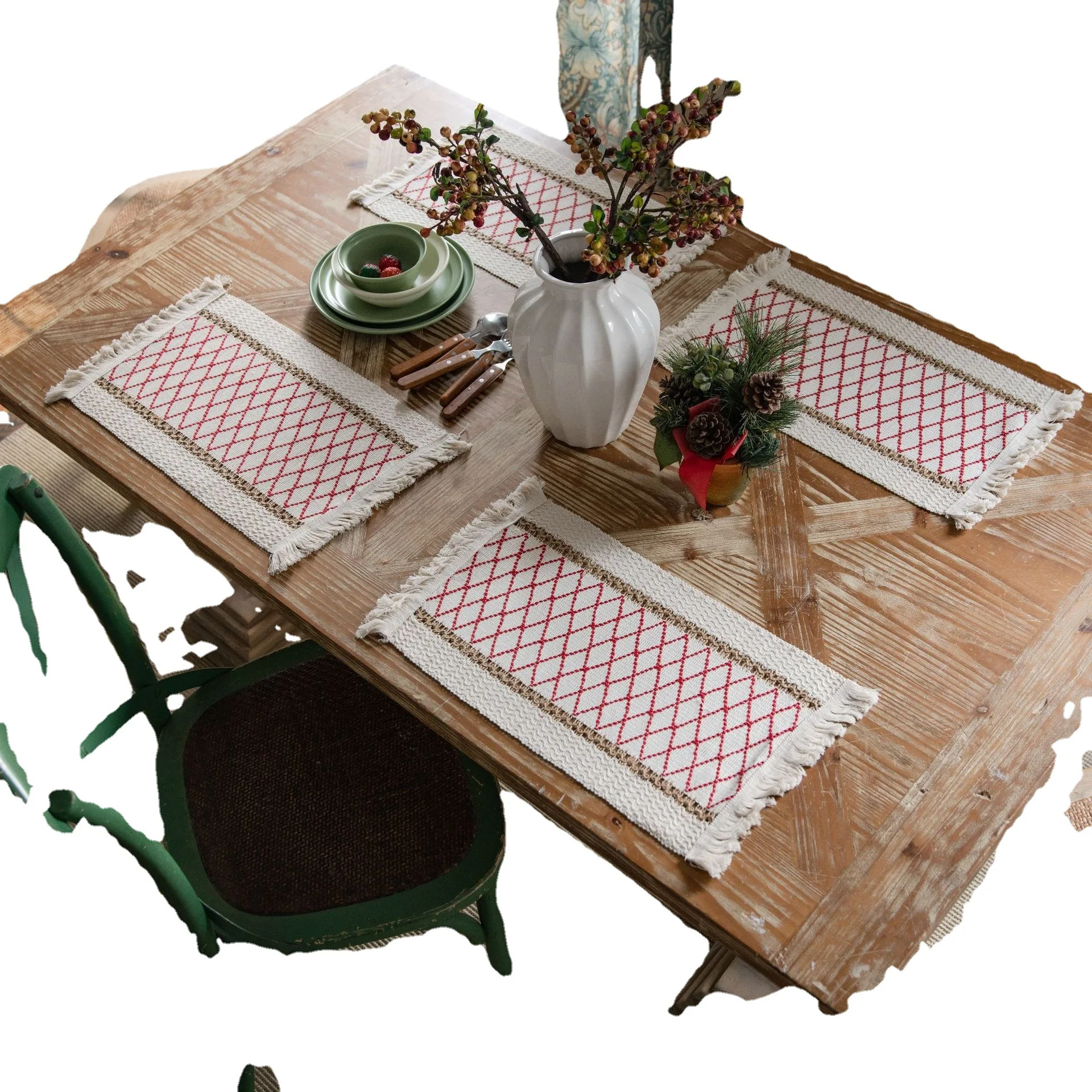 Одна шт. Рождественский декоративный плетеный коврик из конопли с геометрическим рисунком алмаза, красно-плетеный в стиле блокировки цвета, с праздничными кисточками на скатерти.