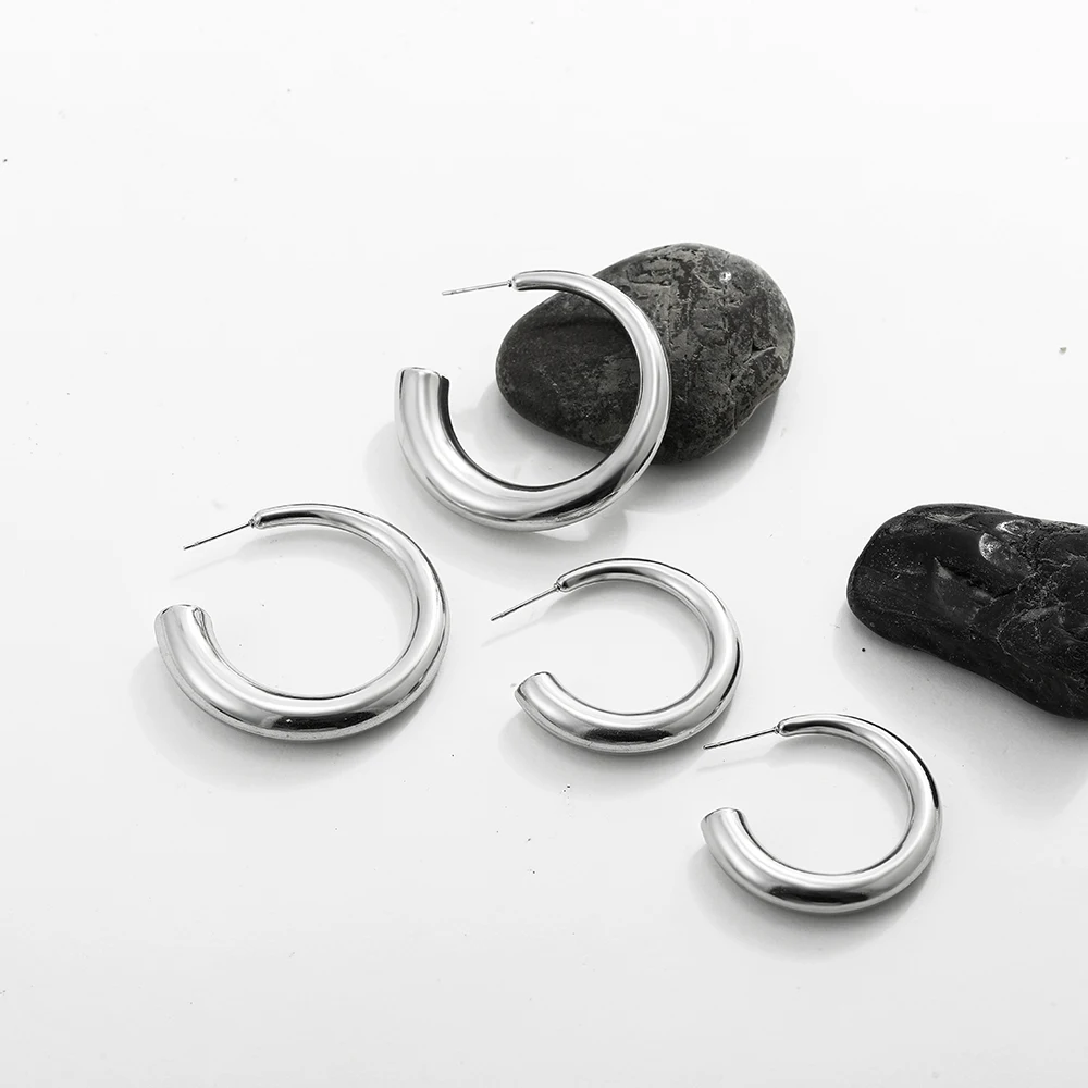 Минималистичные серьги-гвоздики в форме буквы С для женщин модные серебристые