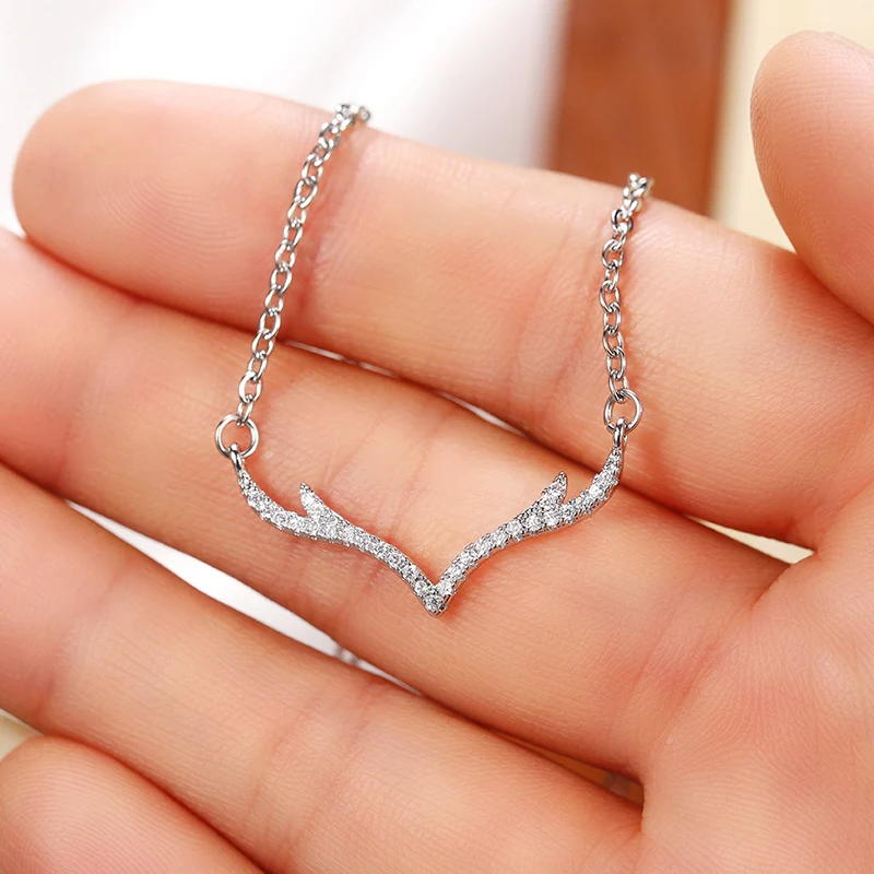

Huitan Romantic Antler Shaped Women's Necklace Silver Color Shiny Cubic Zirconia Delicate Girls Accessories Gift Fashion Jewelry