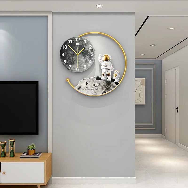 

Modern minimalist living room wall clock, astronaut decoration, home clock, creative fashion, silent clock wall clock