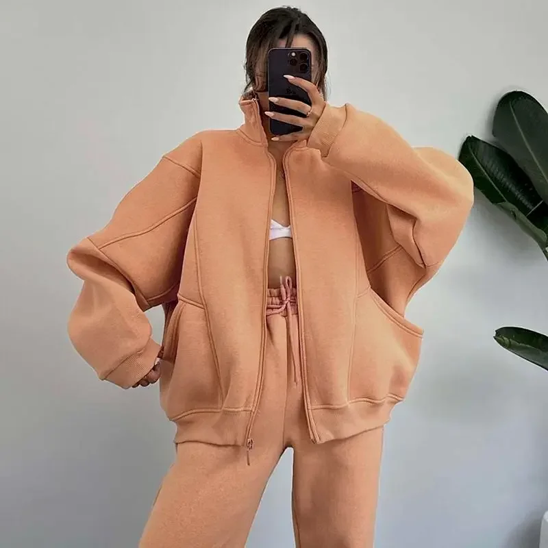 Женский спортивный костюм из свитшота на молнии с воротником-стойкой и брюк