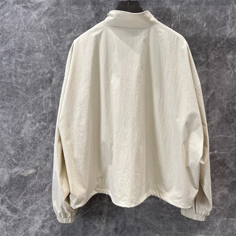 Женский комплект из двух предметов пиджак и шорты на завязках с надписью