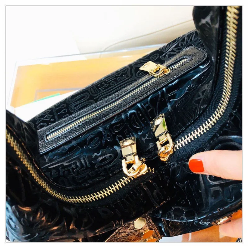 Большая вместительная сумка через плечо из мягкой кожи с тиснением женская новая