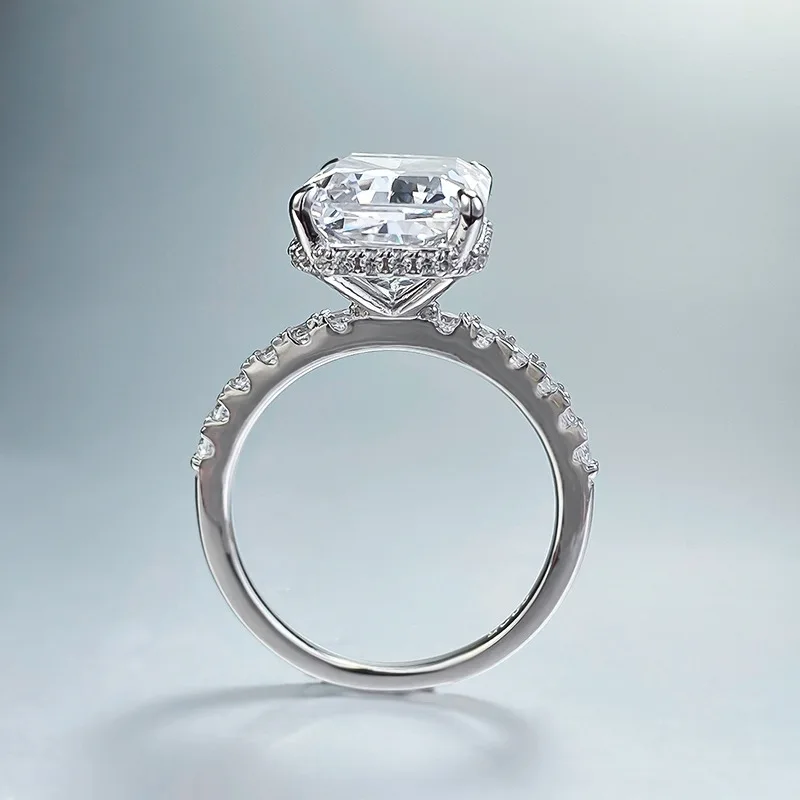 Кольцо женское из серебра 100% пробы с бриллиантом муассанитом