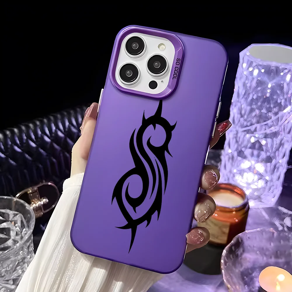 Чехол для телефона Cool Band S-Slipknot iPhone 16 15 14 13 12 11 Pro Max черный фиолетовый матовый