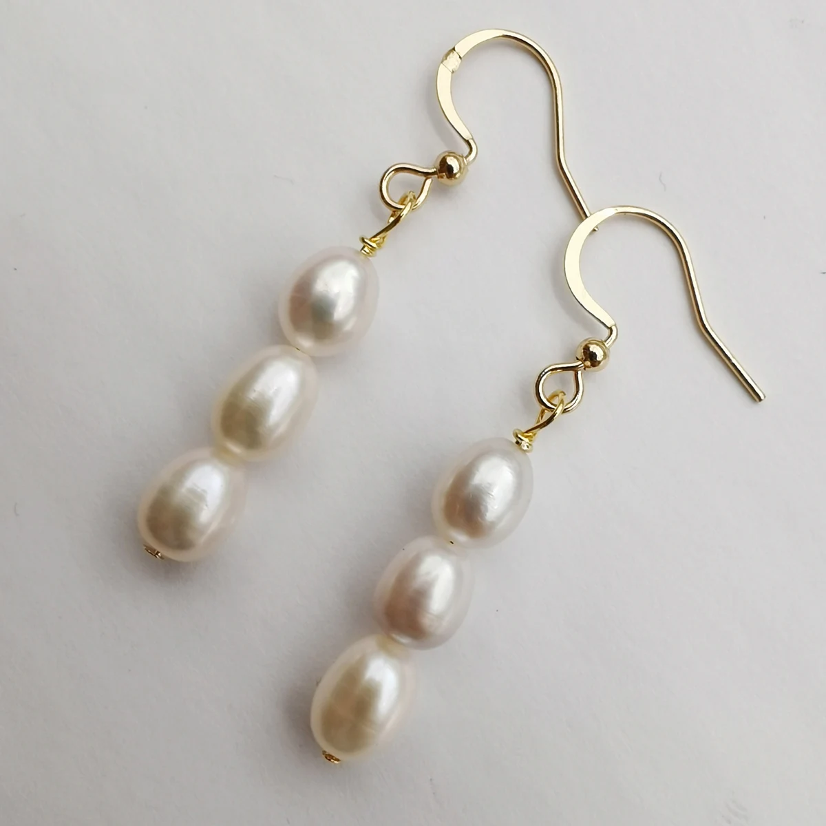 

Женские серьги-подвески с натуральным пресноводным жемчугом