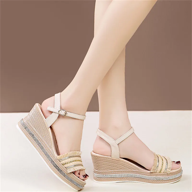 

COOTELILI 2022 New Fashion Summer Sandal Women Black Beige Sandals Flats Shoes Non-slip Buckle Basic 7cm Heel 35-40
