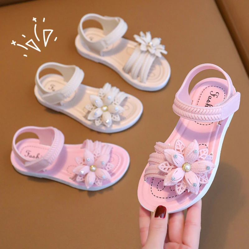 

2023 Summer Children's Sandals Anti-Slip Soft Soles Indoor Outdoor Beach Shoes for Girls Student Princess Shoes Designer Sandals