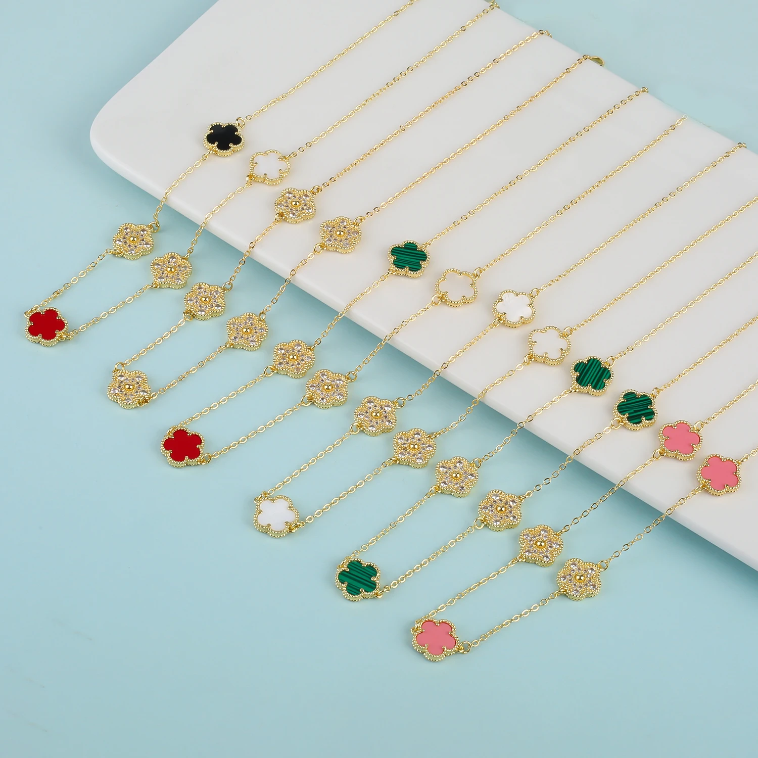 

2023 New Temperament Plant Five Leaf Flower Diamond Micro Set Pendant Necklace Women's Natural Stone Clover Gift Party Girl