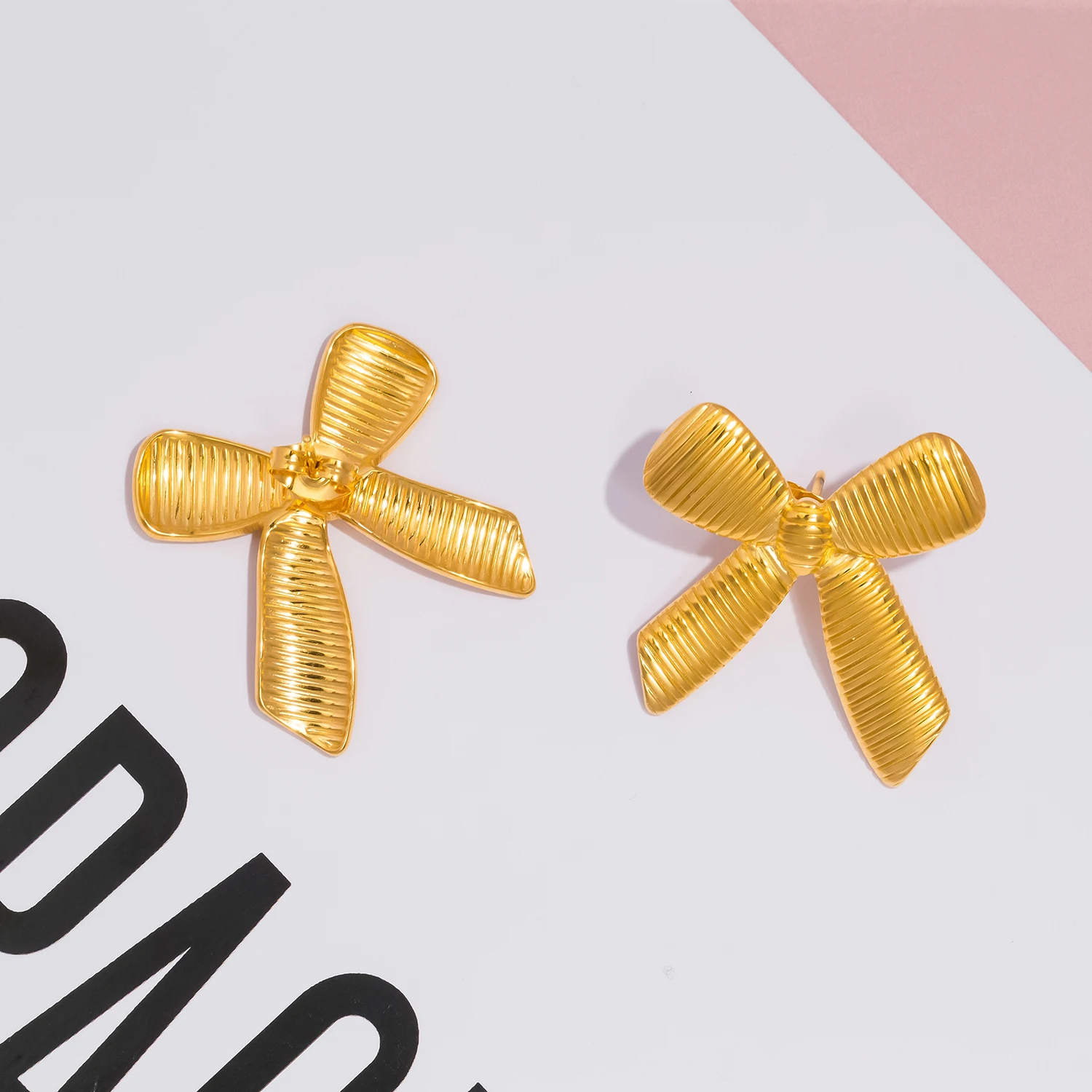 Серьги в форме бабочки для женщин Индивидуальные ювелирные изделия из