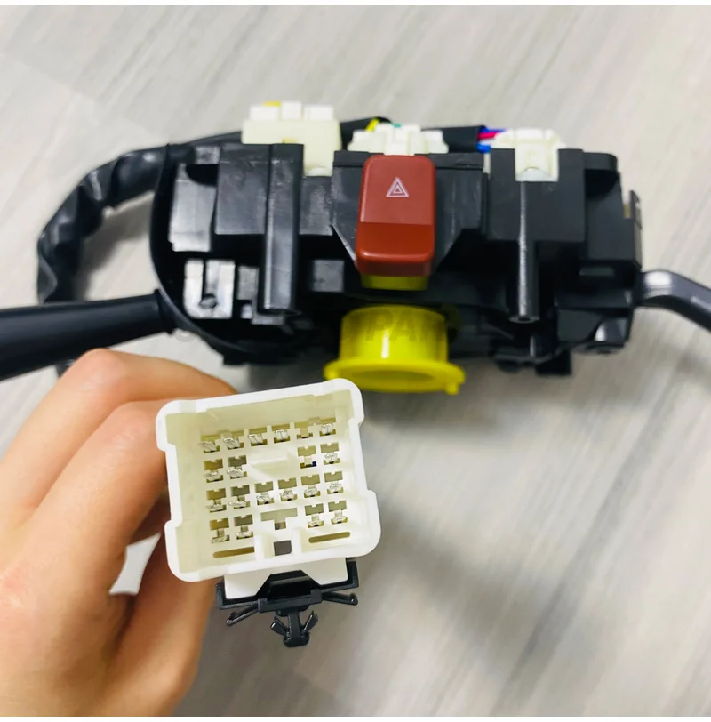 

Оригинальный комбинированный переключатель для DFSK Dongfeng Sokon K01 K02 K07 K17 Chana Star 3774010-01