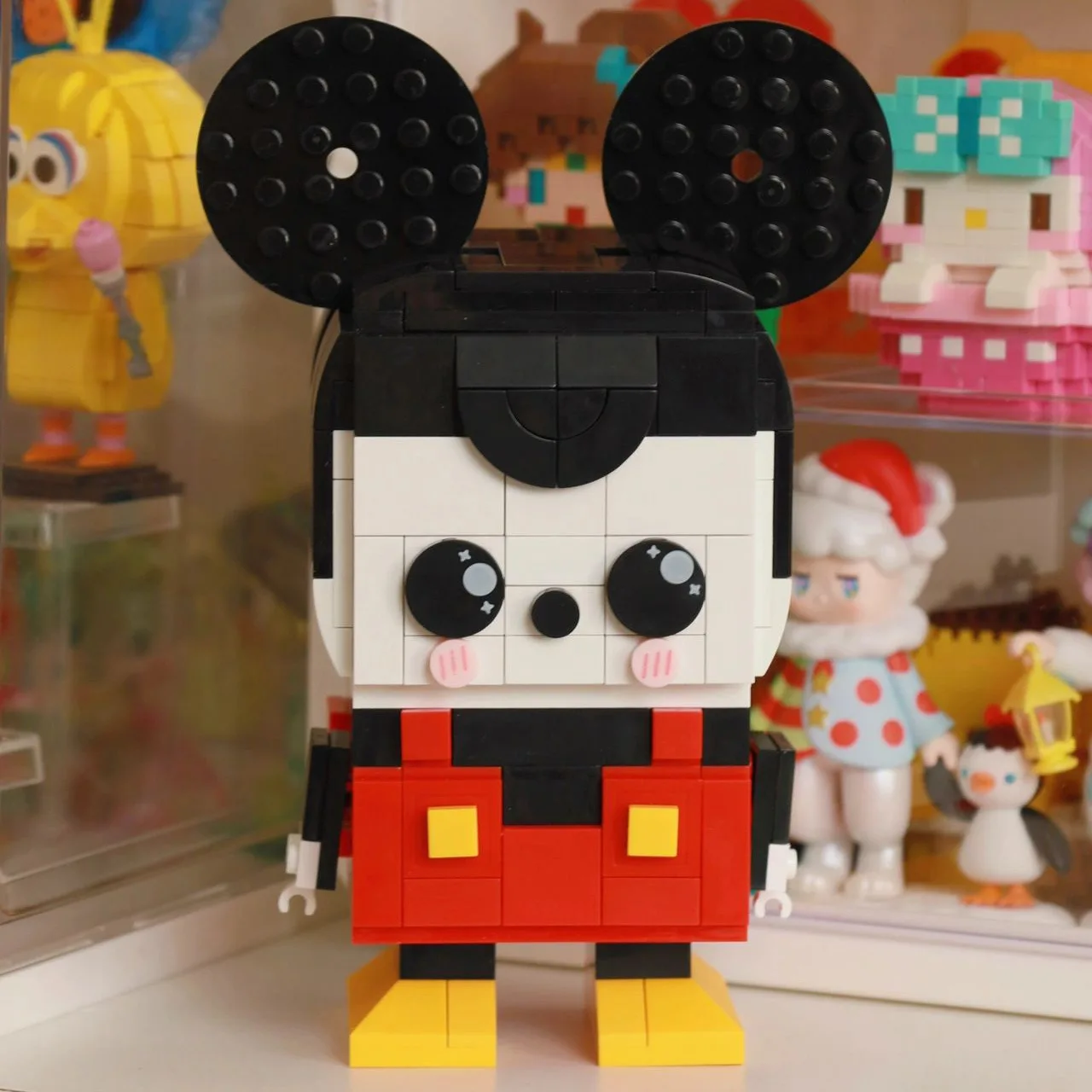 

Disney Mickey Donald Duck Winnie The Pooh Assembled Cartoon Building Blocks Cute Desktop Decoration Doll Model Toy Girl Gift