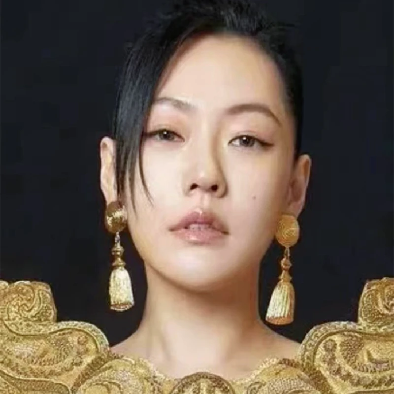 

Ancient vintage tassel earrings round metal gold plated earring clips without ear hole high sense exaggerated earring clip